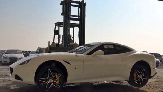 Ferro-velho em Dubai tem Ferrari, Lamborghini, Mercedes-AMG, Rolls-Royce e outros carrões destruídos 