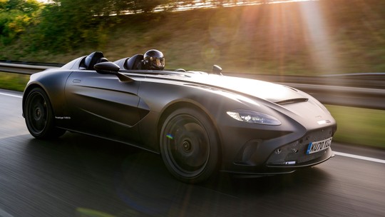 Sem para-brisa como as Ferrari Monza SP1e SP2, Aston Martin faz testes finais no Speedster V12