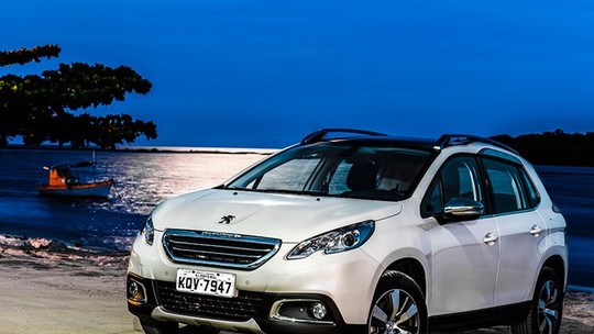 Usado: Peugeot 2008 THP flex oferece emoção por preço de hatch compacto 