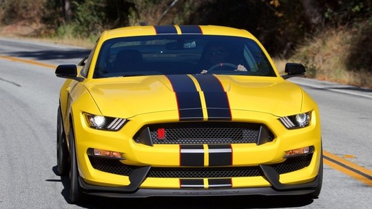 Dono de Ford Mustang é preso depois de fazer vídeo ao vivo ultrapassando (e muito) o limite de velocidade