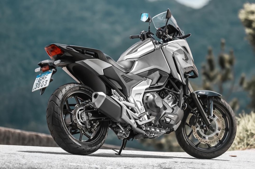 Honda NC 750X: desde 2022, crossover oferece configuração com câmbio automatizado com dupla embreagem — Foto: Divulgação
