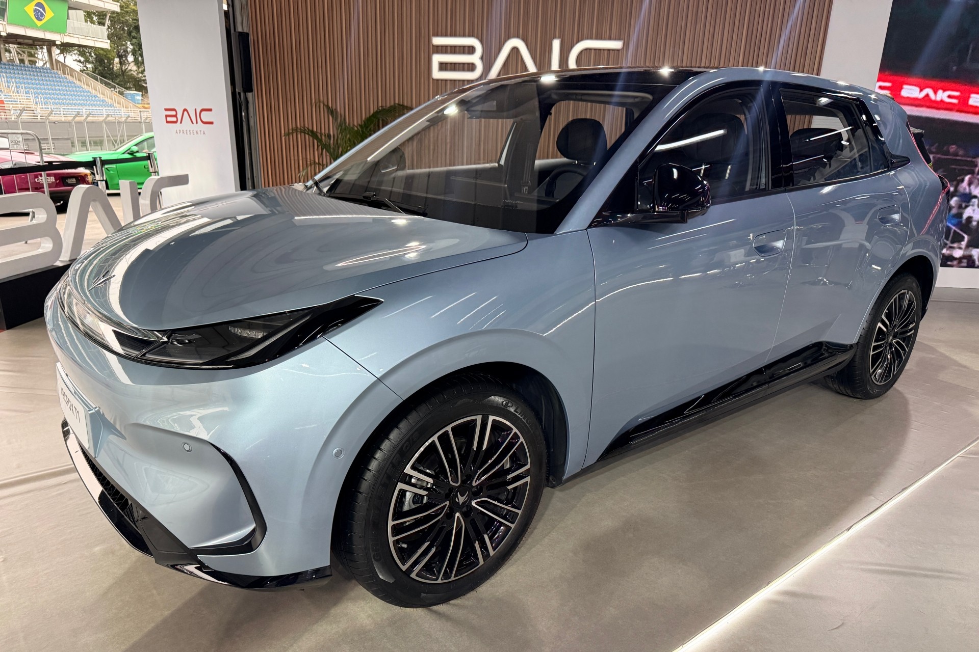 Baic já tem data para estrear no Brasil com Arcfox T1 e T5; saiba quando
