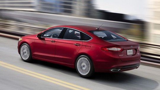 Ford começa a reparar 20 mil unidades do Fusion com problema no cinto