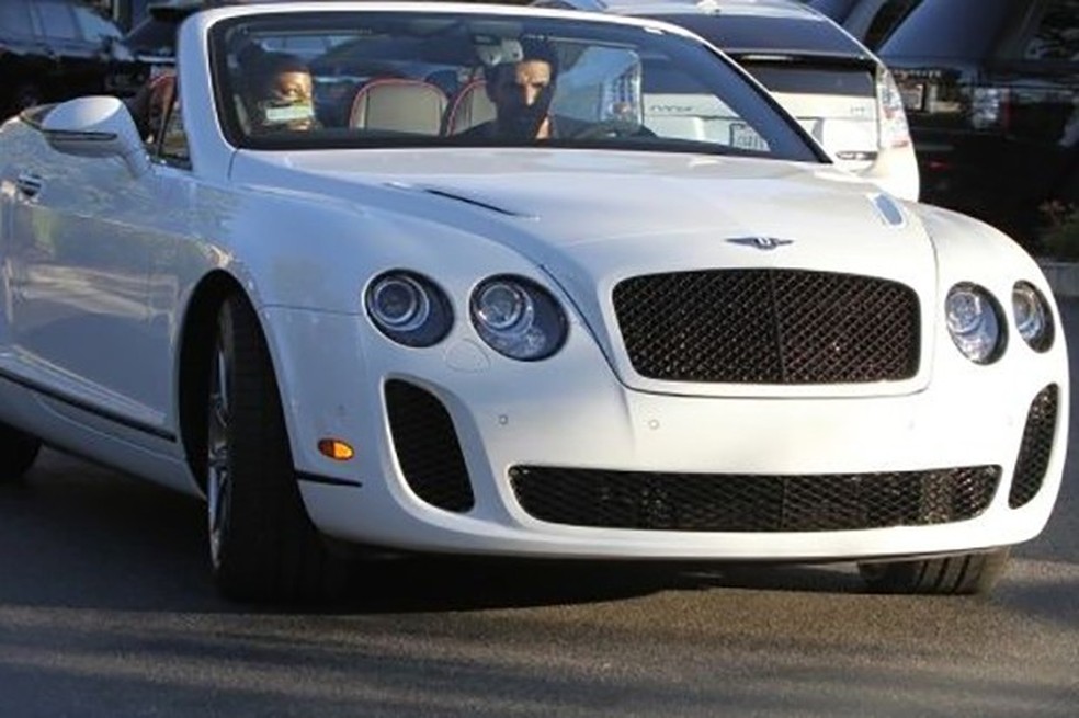 O carro aparece no clipe da música "Started From The Bottom" (Foto: Reprodução) — Foto: Auto Esporte