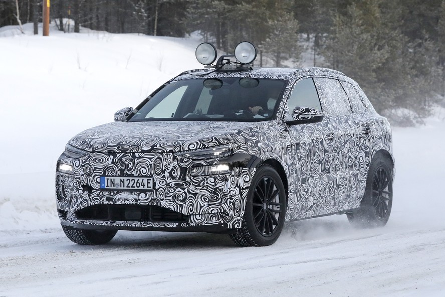 Audi Q6 e-tron flagra segredo