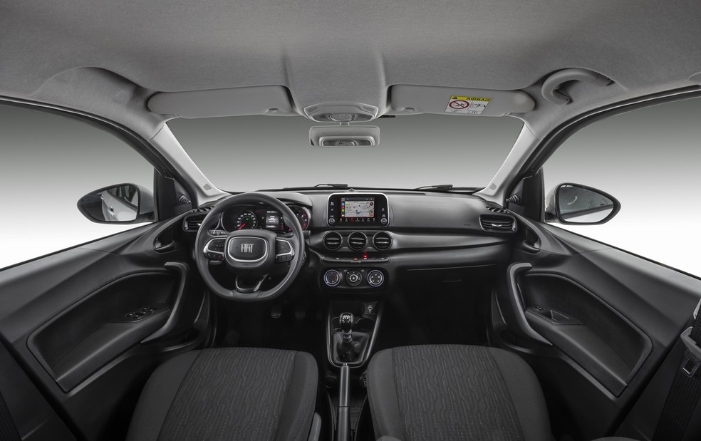 Fiat Cronos tem central multimídia com tela de 7 polegadas — Foto: Divulgação