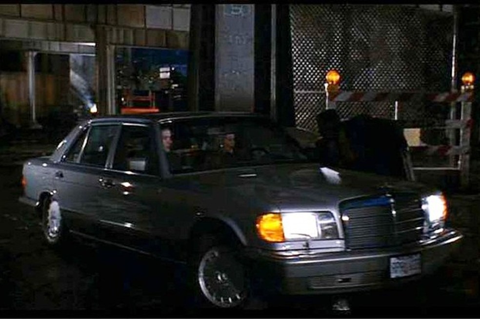 Mercedes-Benz 560 SEL 1986 no longa "A fogueira das vaidades" (Foto: Reprodução) — Foto: Auto Esporte