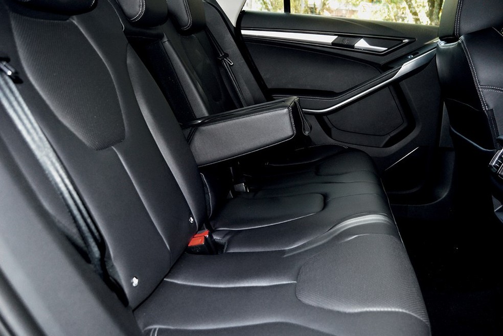 Espaço interno é um dos pontos altos do SUV (Foto: André Schaun) — Foto: Auto Esporte