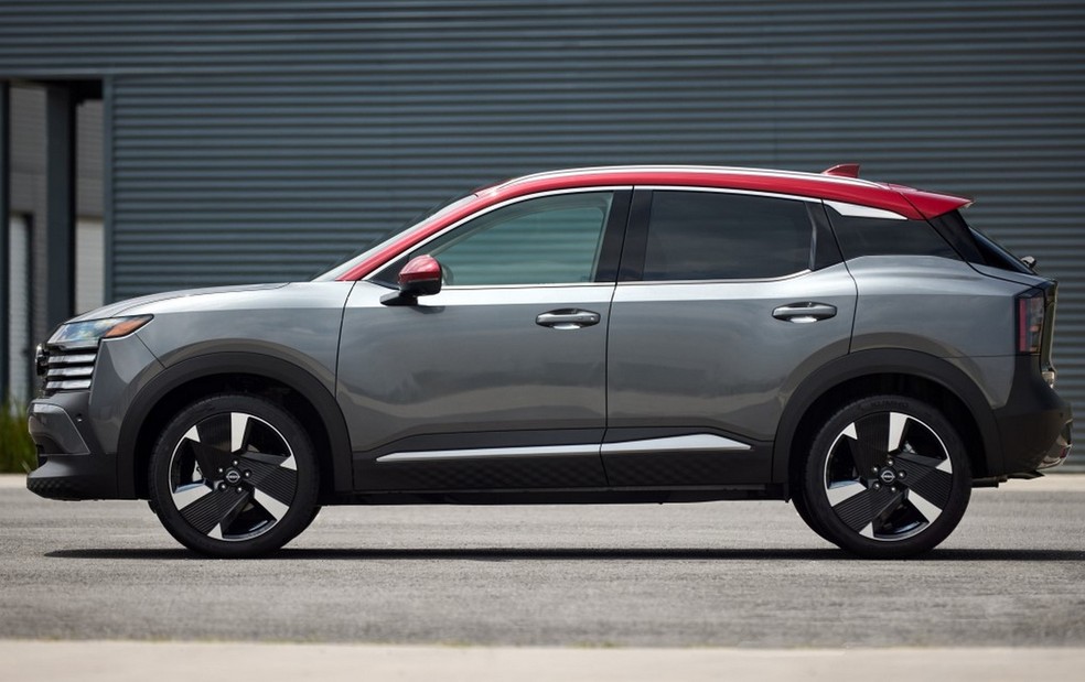 Nova geração do Kicks cresceu e tem porte mais próximo ao de um Jeep Compass  — Foto: Divulgação/Nissan