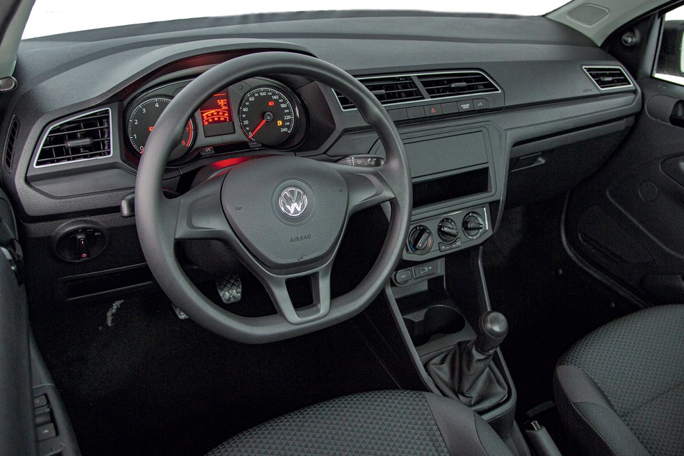 Saveiro tem como trunfo o conjunto mecânico confiável; não à toa, mantém bons números de emplacamentos graças às vendas diretas — Foto: Renato Durães/Auto News Brasil