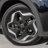 Especialista destaca principais diferenças entre os pneus de carros a combustão e de carros elétricos e híbridos - Renato Durães/Auto News Brasil