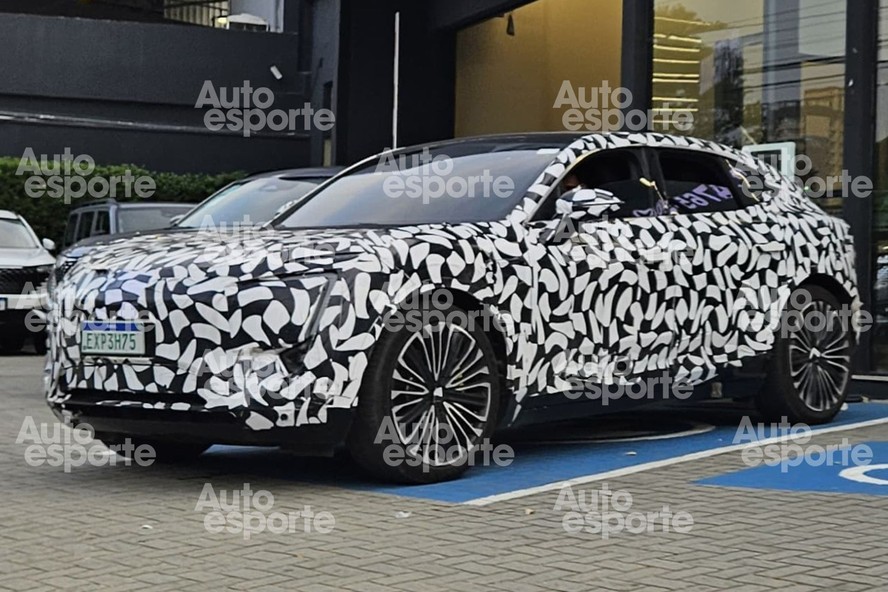 Auto News Brasil flagrou SUV Avatr 11 rodando pelas ruas de São Paulo (SP)