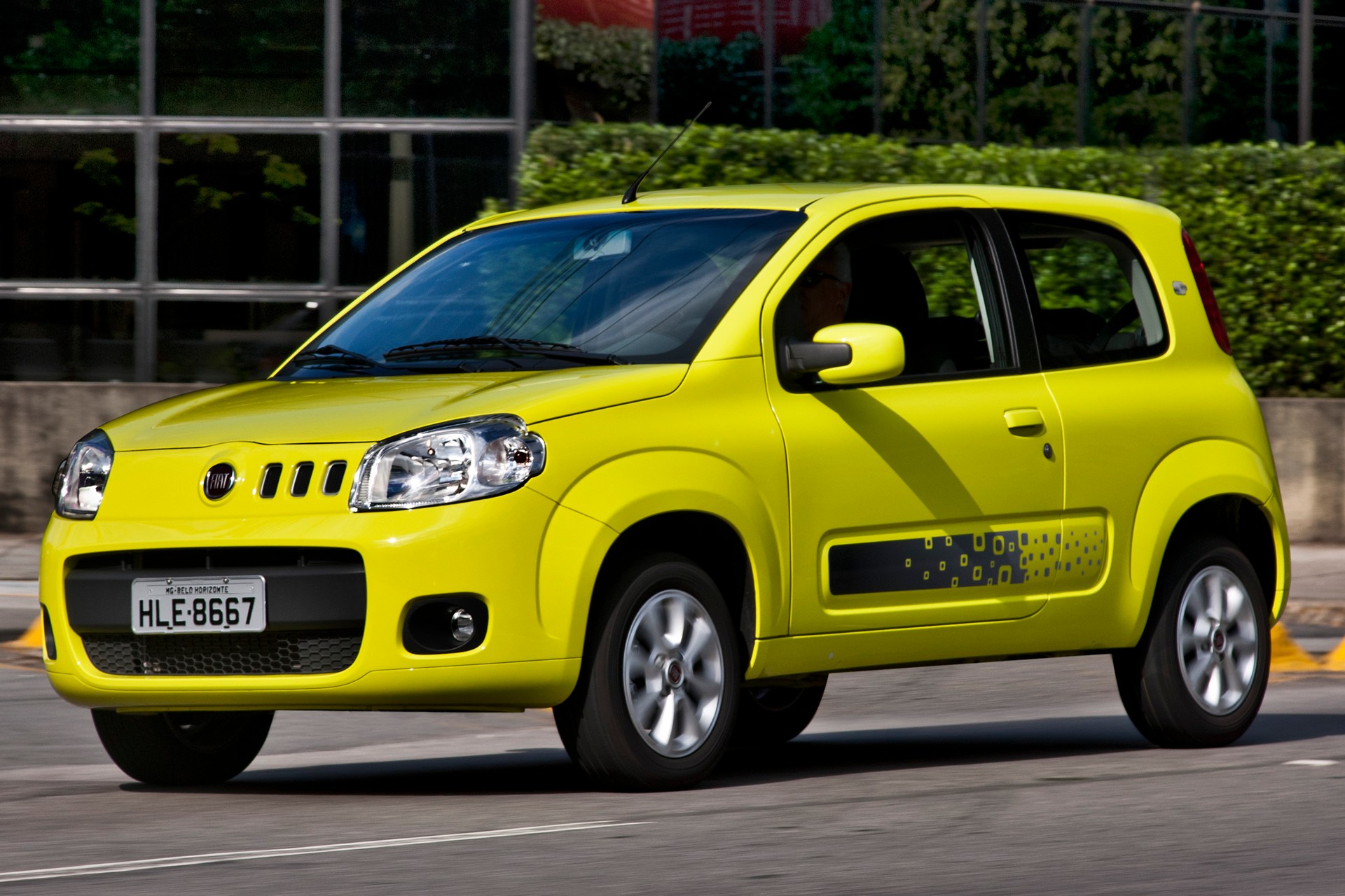 De Fiat Uno a Land Rover: os carros dos candidatos a presidente do Brasil