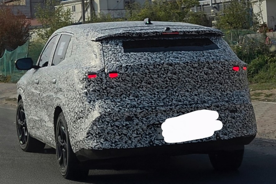 Novo SUV cupê da Renault já roda com carroceria definitiva