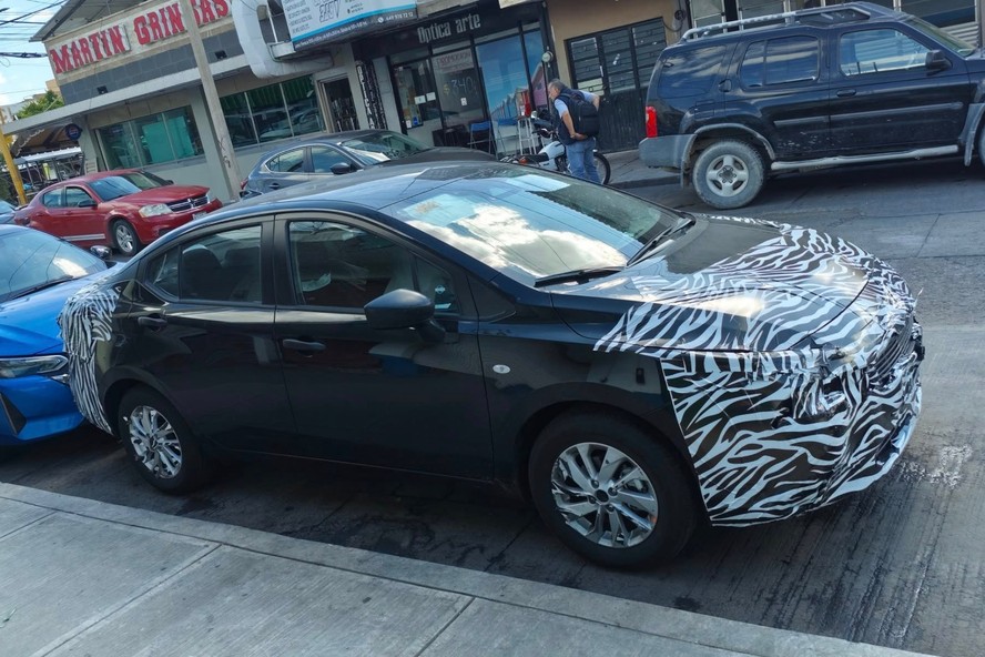 Nissan Versa terá segundo facelift na geração atual