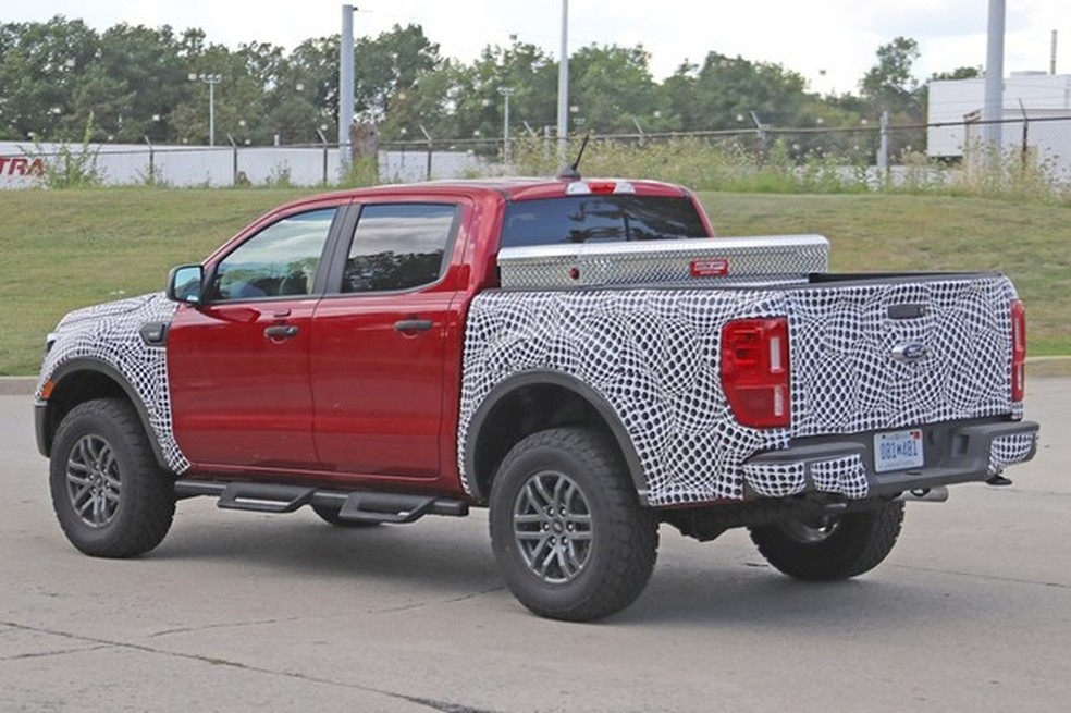 Suspensão da picape parece mais alta que nas demais Ranger (Foto: Automedia) — Foto: Auto Esporte