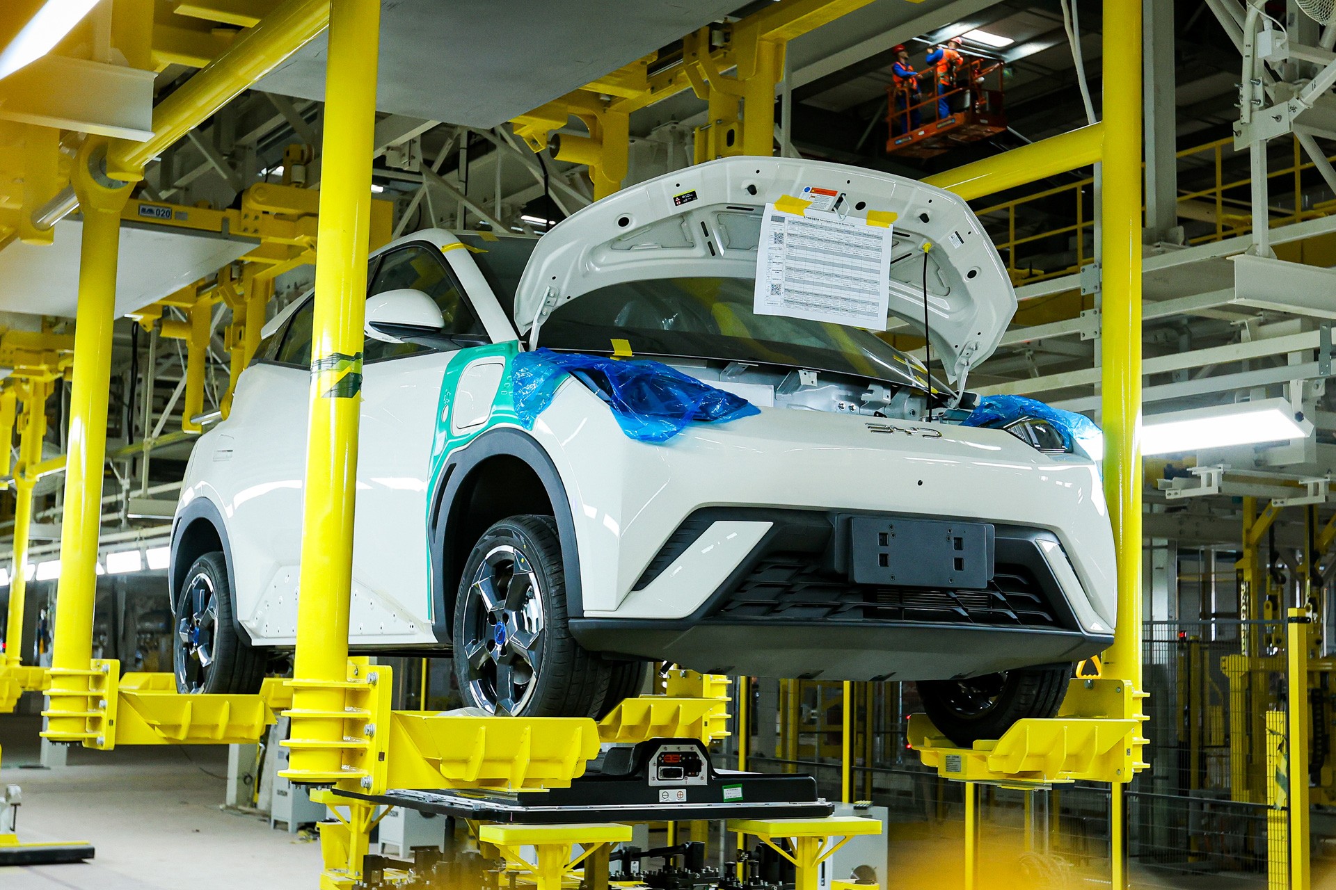 BYD promete 8 carros montados no Brasil até 2026; obras na BA são retomadas