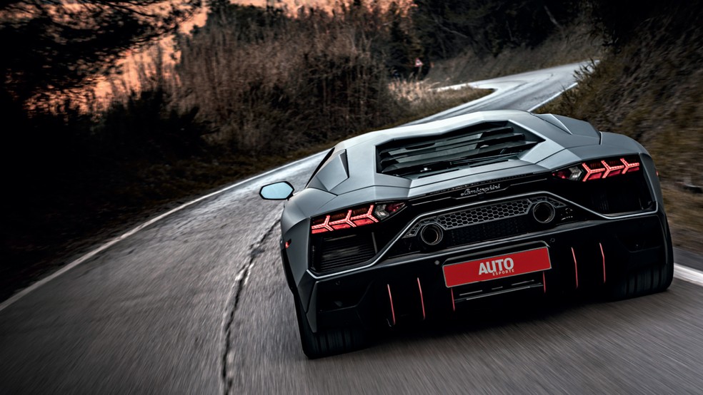 Lamborghini Aventador Ultimae - Potência extra: Ultimae tem 780 cv: 10 cv a mais que a versão SVJ e 40 cv a mais que a S — Foto:  Divulgação