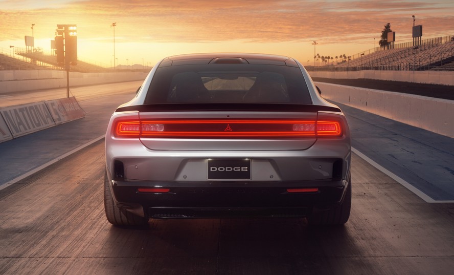 Charger Daytona elétrico já tem plataforma preparada para receber o sistema