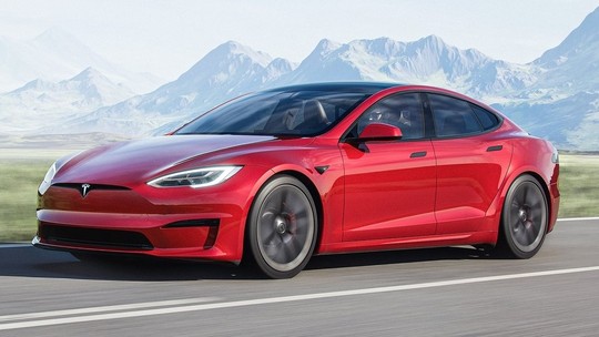 Tesla atrasa entregas do Model S renovado e prioriza clientes que pagam mais