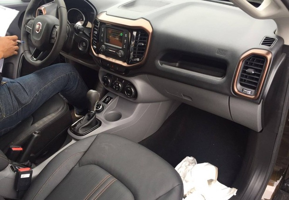 Interior da Fiat Toro Freedom (Foto: Reprodução) — Foto: Auto Esporte