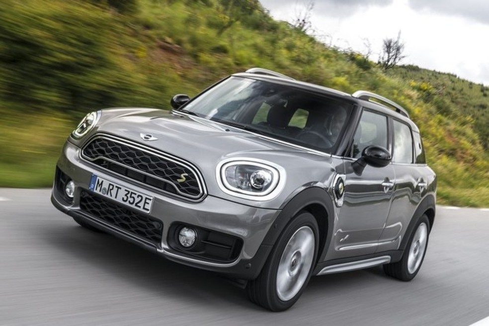 Os elementos verdes na grade e paralama são uma das poucas diferenças externas do Countryman híbrido (Foto: Divulgação) — Foto: Auto Esporte