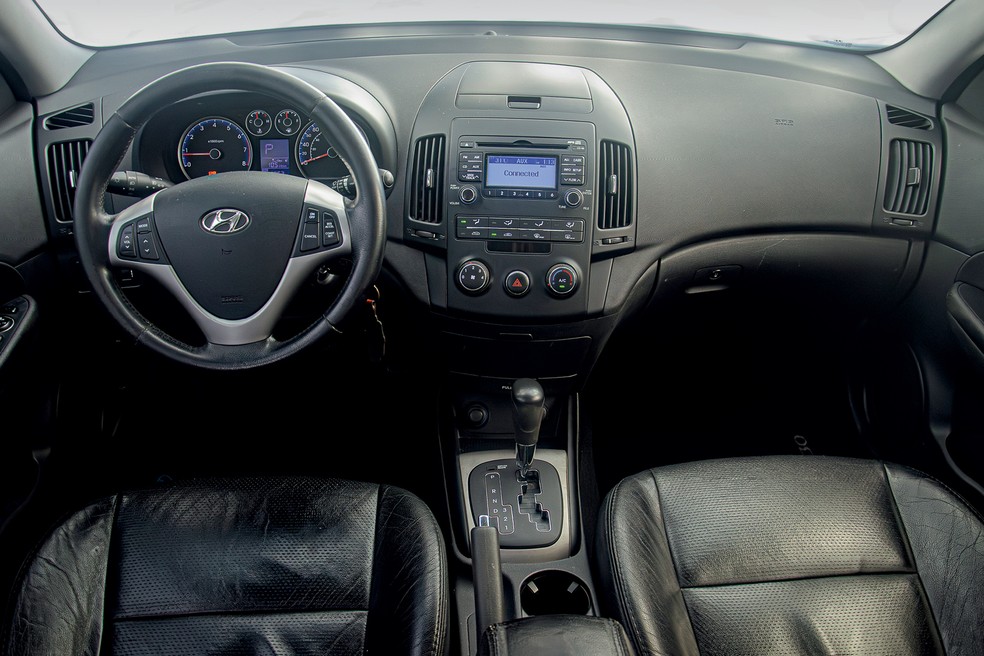 Hyundai i30 GLS oferecia bom acabamento interno para a época — Foto: André Schaun/Auto News Brasil