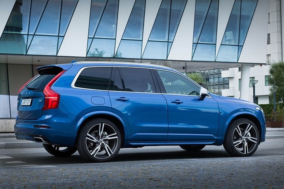 Esportivo? XC90 com o kit R-Design tem visual discreto (Foto: Divulgação) — Foto: Auto Esporte