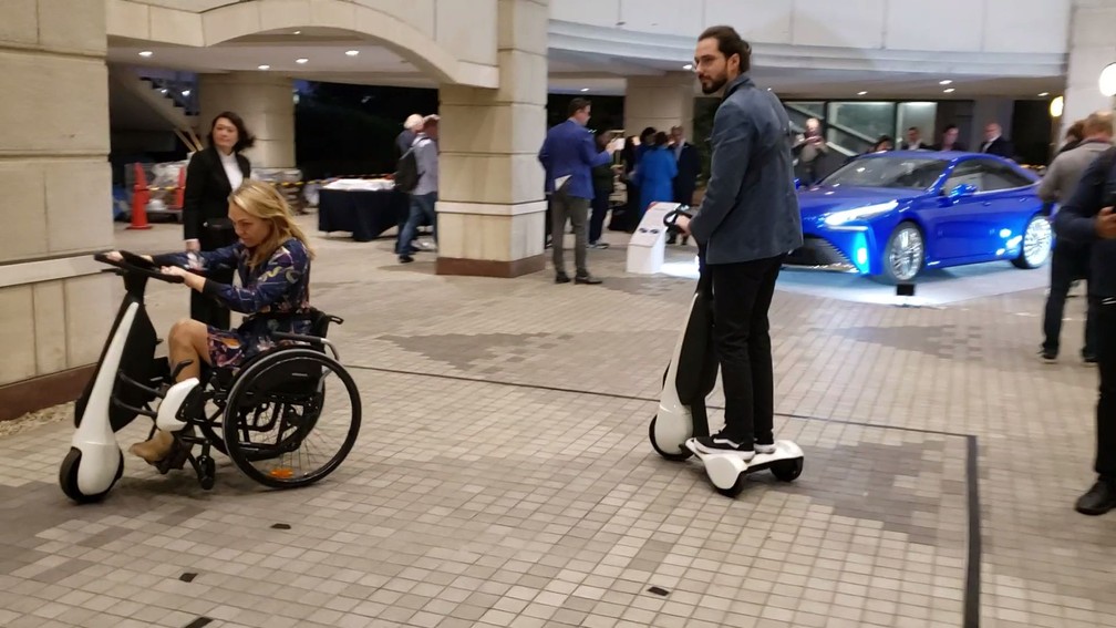 G1 experimentou o "patinete" elétrico da Toyota nesta terça-feira (22), no Japão — Foto: Divulgação