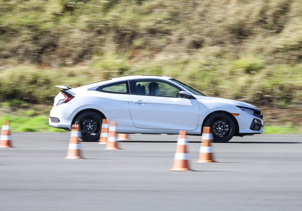 Honda Civic Si acelera de 0 a 100 km/h em menos de 8 segundos — Foto: Divulgação/Caio Mattos