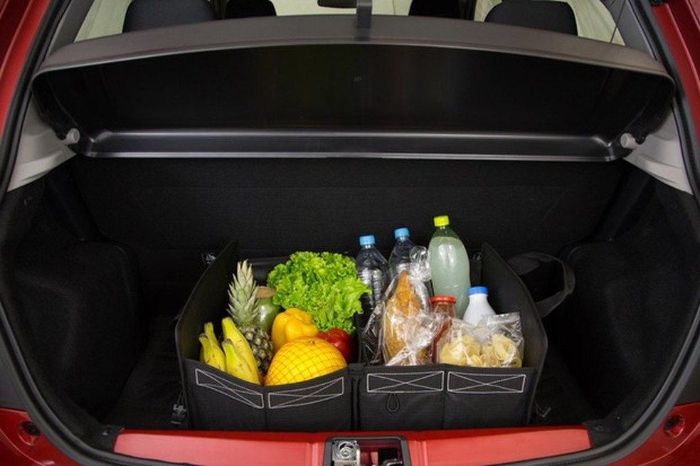 Sacolas para compras vem como acessório de série no Etios Ready (Foto: Divulgação) — Foto: Auto Esporte