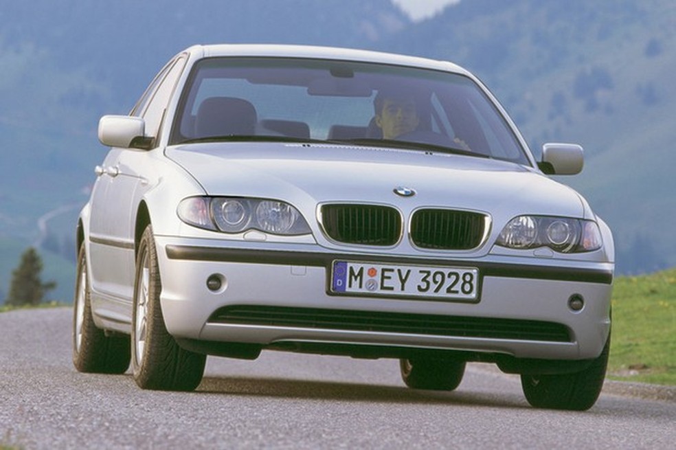 BMW Série 3 2002 (Foto: Divulgação) — Foto: Auto Esporte