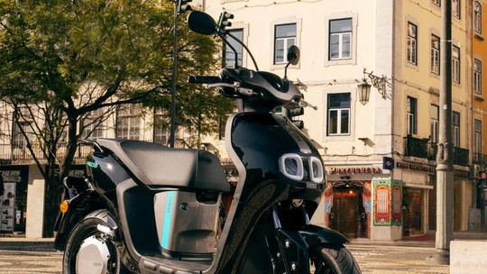 Scooter elétrica da Yamaha quer fazer o sucesso da NMax, mas tem pouca autonomia