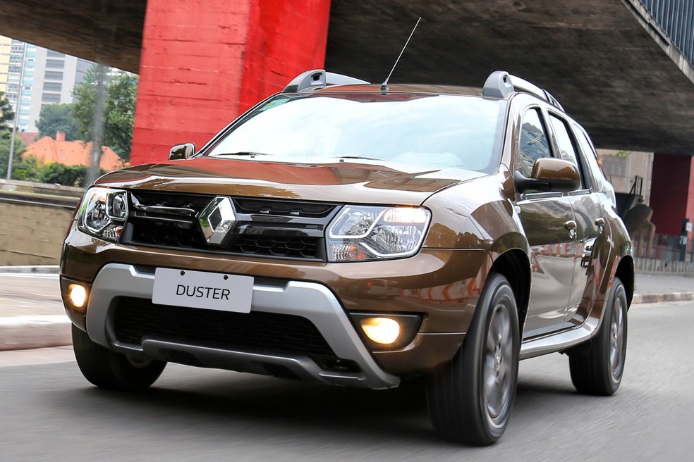 Veículos com mais de três anos de fabricação, como é o caso do Renault Duster 2015, são considerados usados — Foto: Divulgação