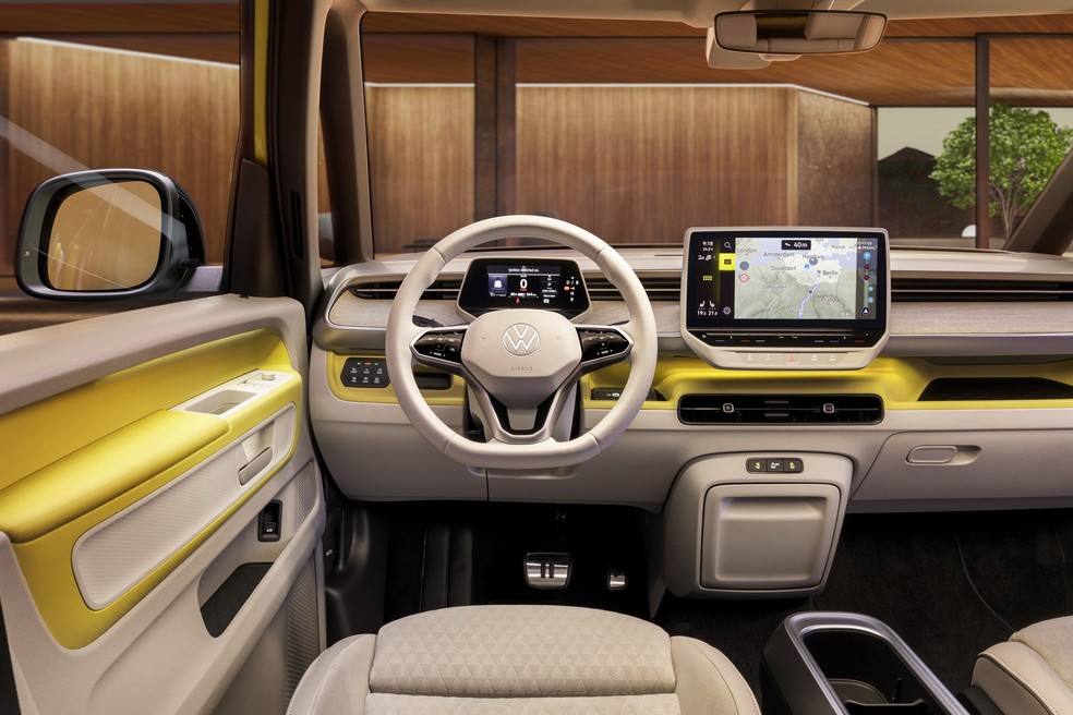 Interior da VW ID. Buzz é moderno e tem uma central multimídia de fazer inveja — Foto: Divulgação