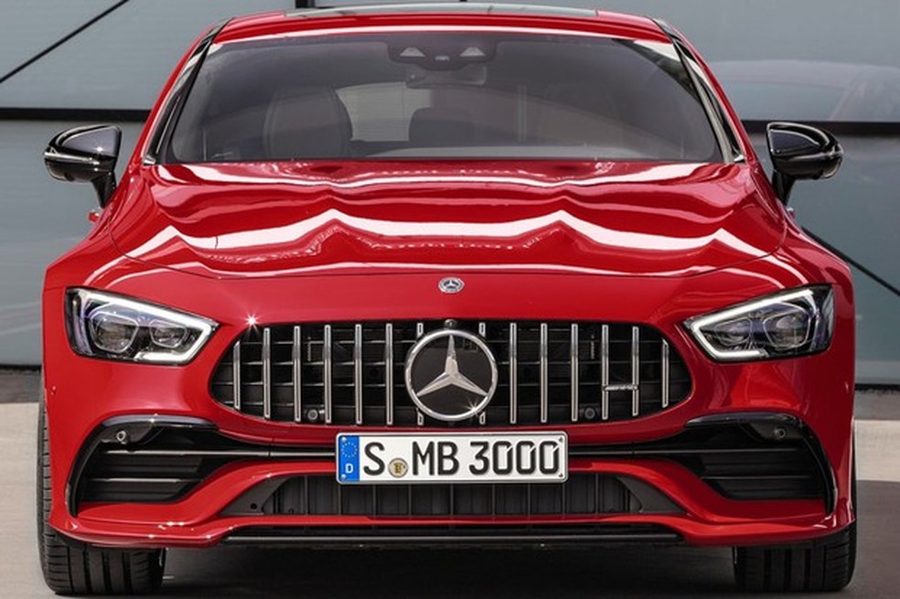A dianteira tem a tradicional grade Panamericana (Foto: Divulgação) — Foto: Auto Esporte
