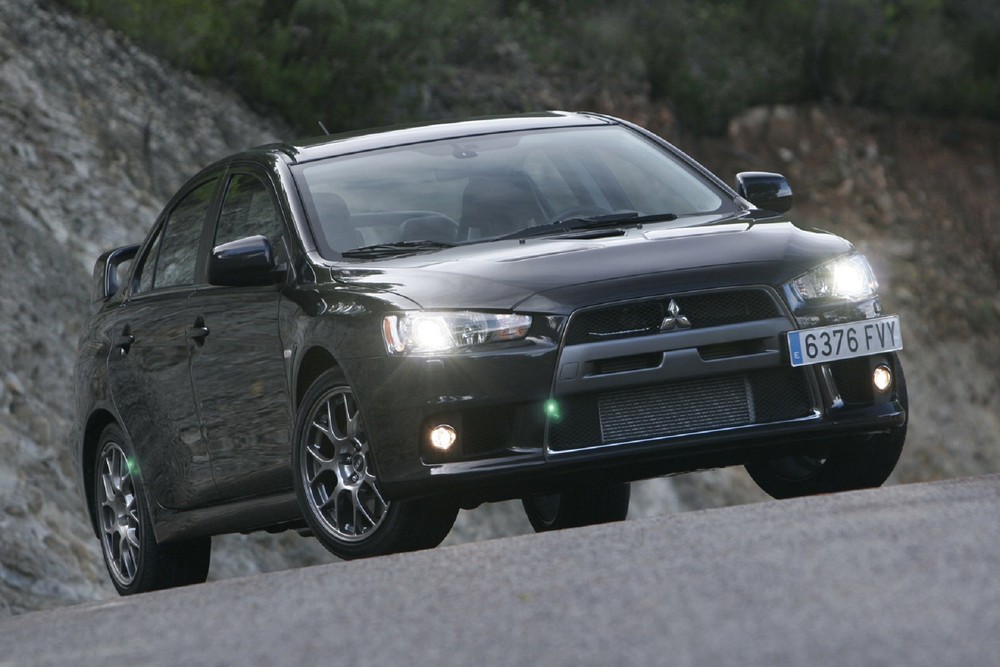 Mitsubishi Lancer: 3 versões usadas do icônico sedã a partir de R$ 53 mil