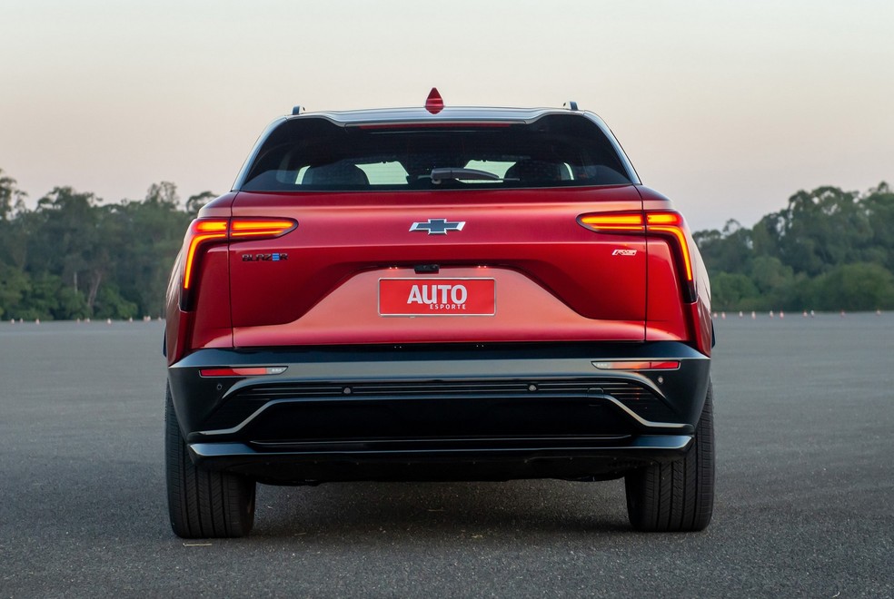 Chevrolet Blazer EV tem lanternas em formato de "T" — Foto: Divulgação/Chevrolet