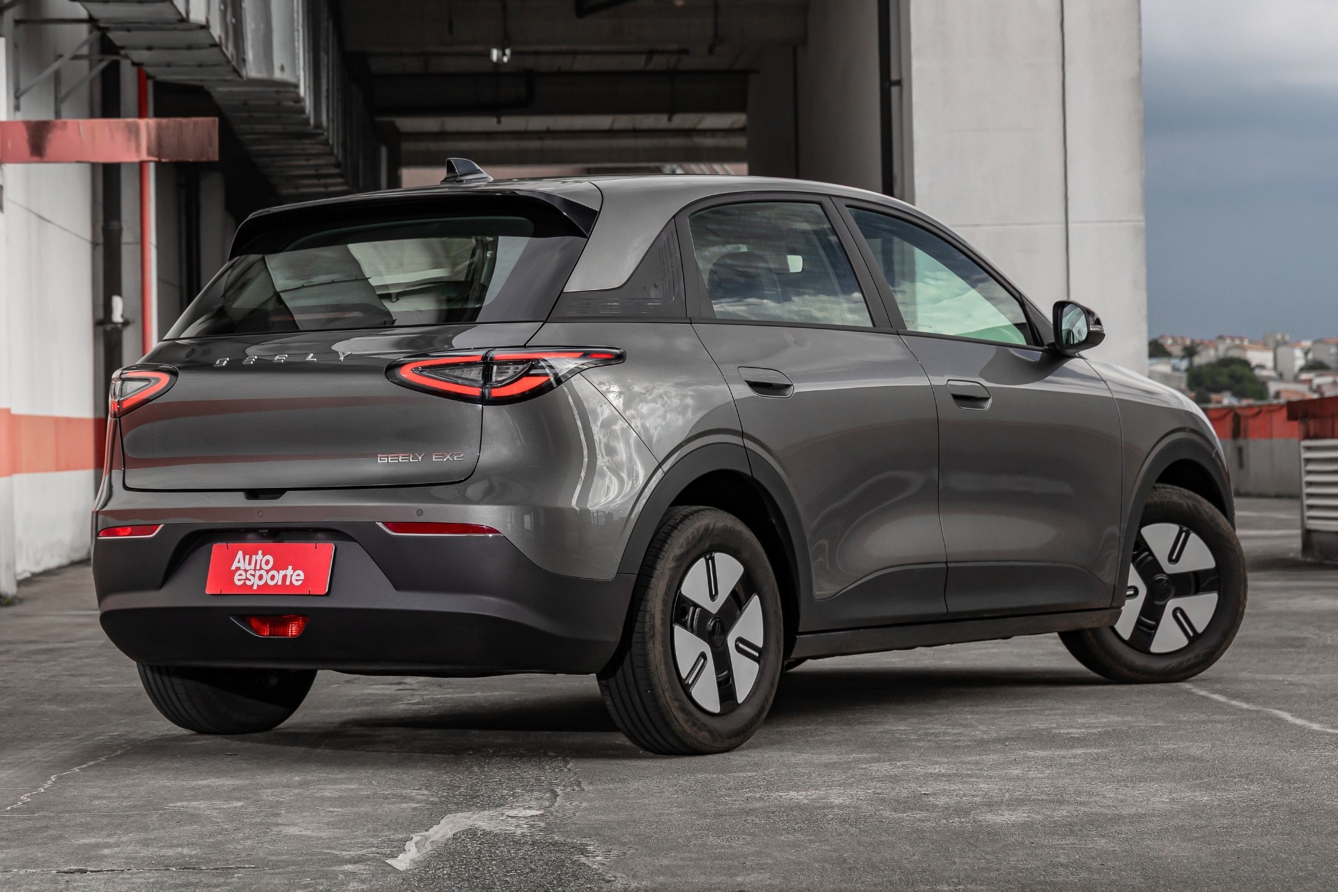 Geely EX2 tem aumento de preço nas duas versões; confira novos valores
