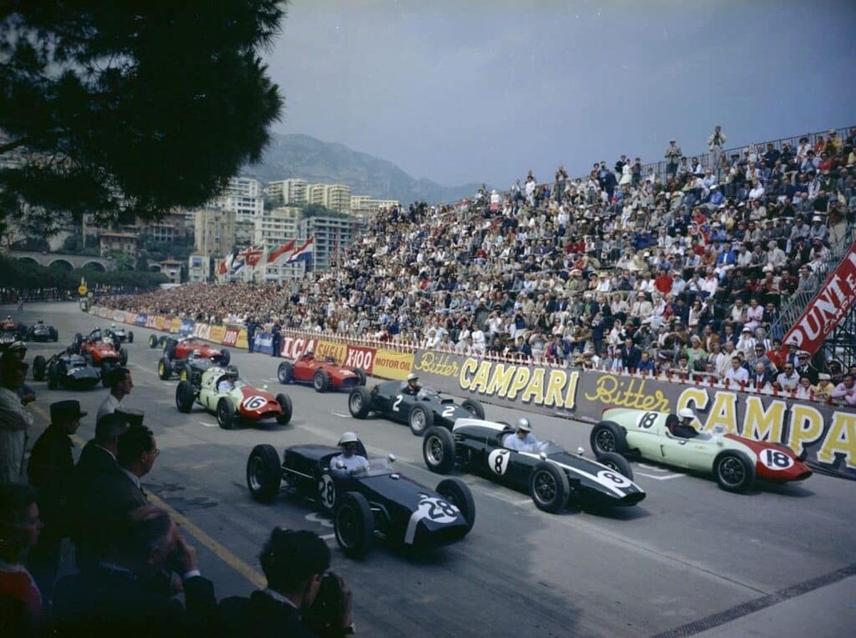 La F1 a remporté le deuxième championnat de Brahbam en 1960 et la décision de supprimer l’Indy 500 du calendrier