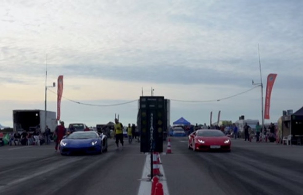 Lamborghini Aventador enfrenta Huracan (Foto: Reprodução) — Foto: Auto Esporte
