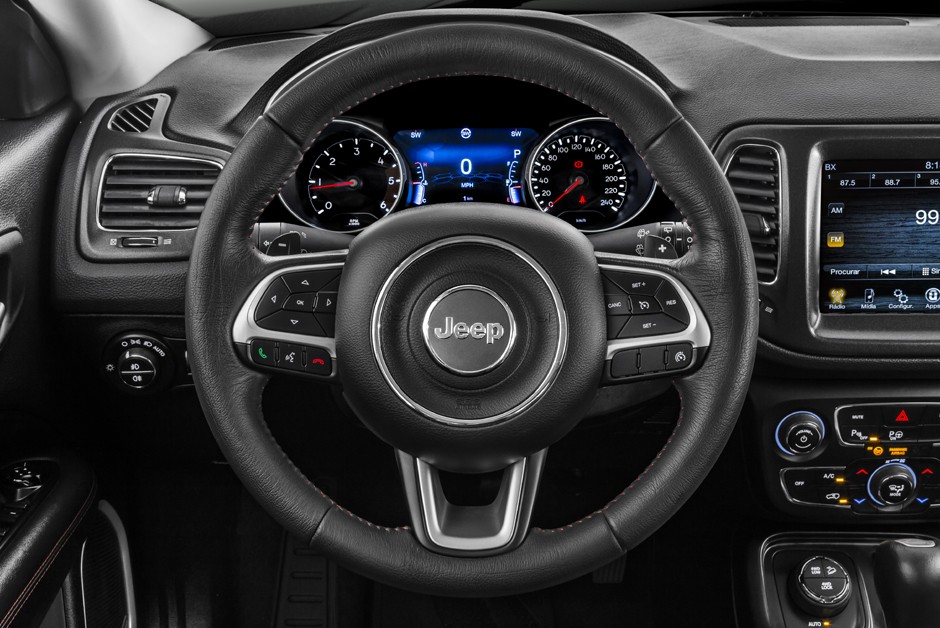 Jeep Compass Longitude turbodiesel (Foto: Marcos Camargo)