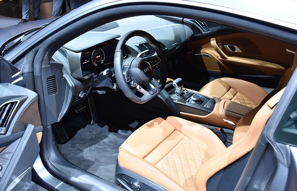 Audi R8 V10 no Salão de Genebra 2015 (Foto: Newspress) — Foto: Auto Esporte