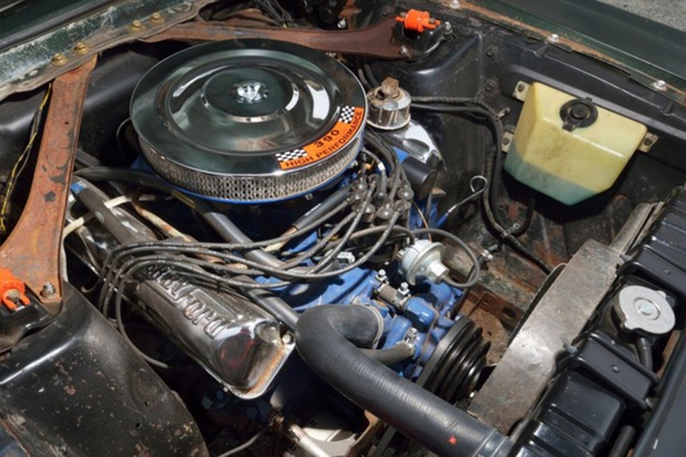 O motor V8 390 foi devidamente preparado, enquanto o escape se tornou direto (Foto: Divulgação) — Foto: Auto Esporte