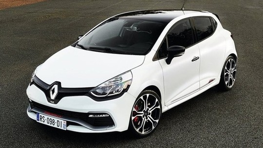 Renault Clio RS 220 Trophy se torna o hatch compacto mais rápido de Nurburgring