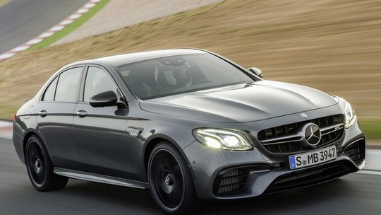 Mercedes-AMG anuncia linha 2018 do Classe E com modo drift e nova motorização