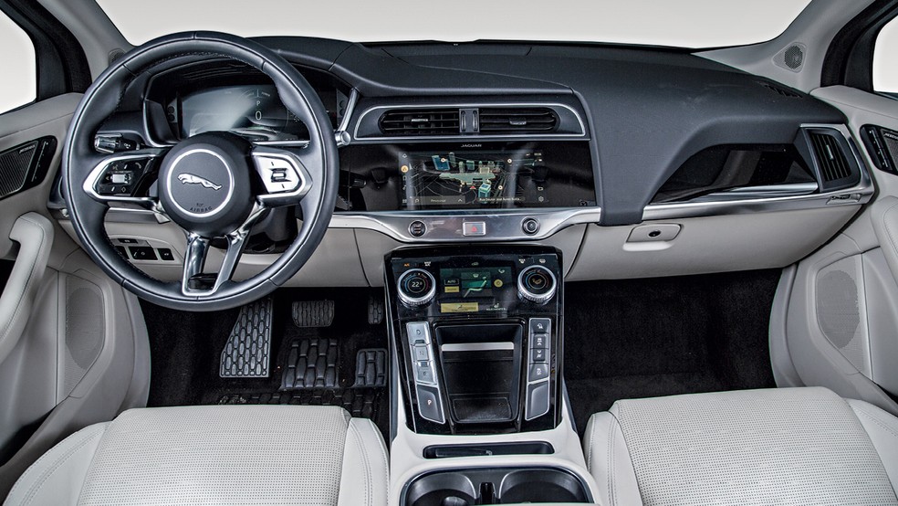 A cabine é elegante  — Foto: Renato Durães/Auto News Brasil