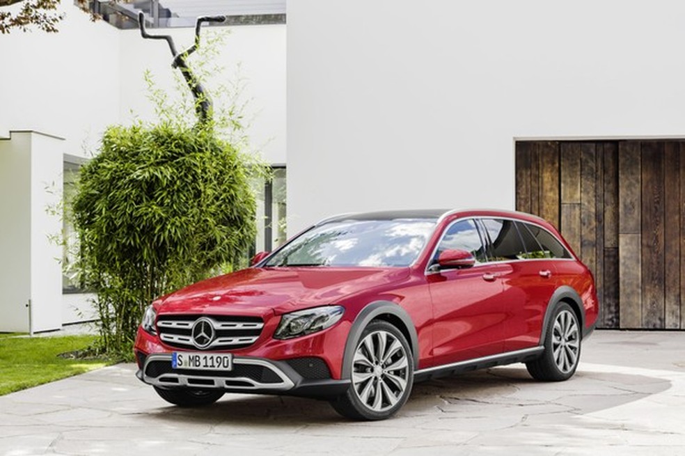 Novo Mercedes Classe E All-Terrain 2017 (Foto: Divulgação) — Foto: Auto Esporte