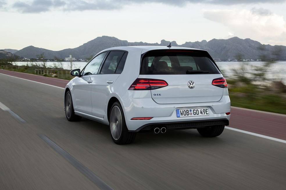 Volkswagen Golf GTE da 7ª geração — Foto: Divulgação/Volkswagen
