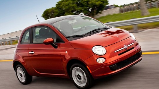 Fiat 500 fica bem mais caro e parte agora de R$ 56.900